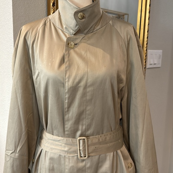 Authentic Burberry trench coat with belt - Picture 3 of 12